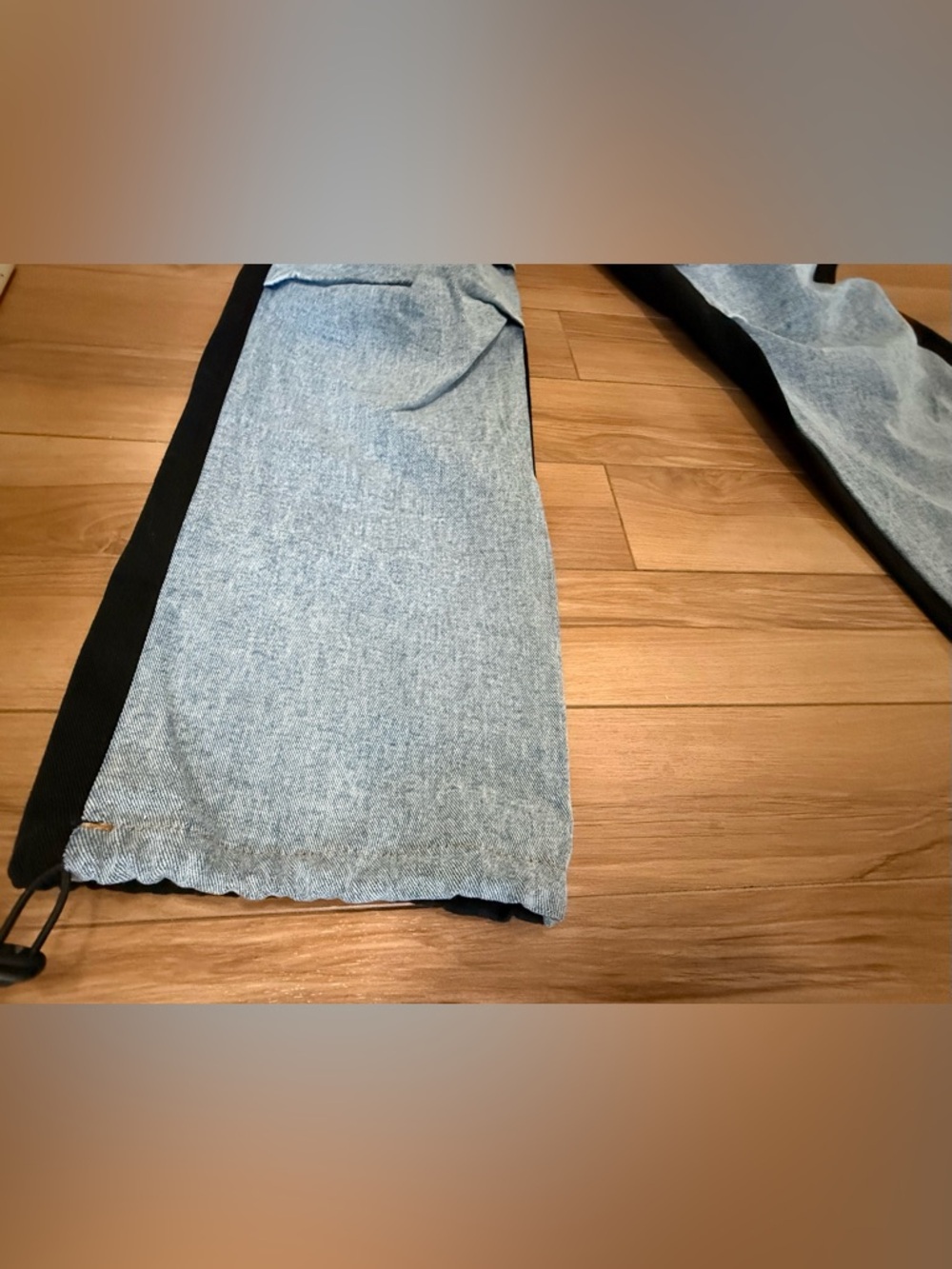 SHEIN Two-Tone Straight Leg Jeans - Blue in Front and Black in Back Size XS - Picture 6 of 12